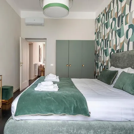 Marco Aurelius' Dream - * روما